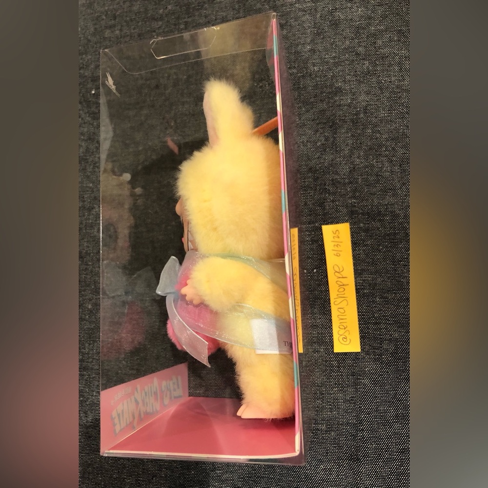 Labubu Let’s Checkmate QUEEN Vinyl Face Plush Pendant - Picture 3 of 11